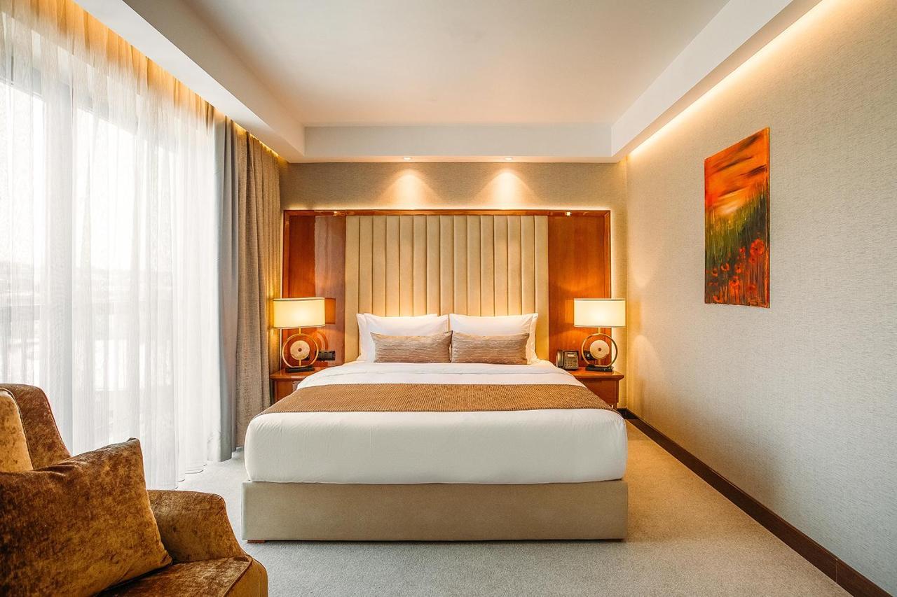 Marjan Plaza Hotel Tiflis Exterior foto